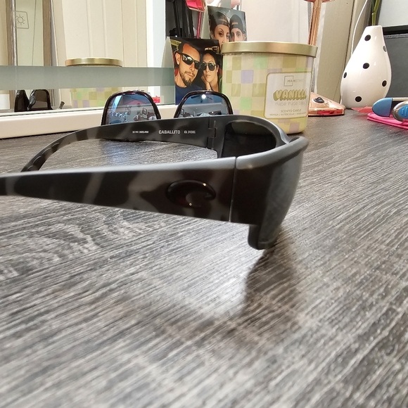 Costa sunglasses - Picture 2 of 4